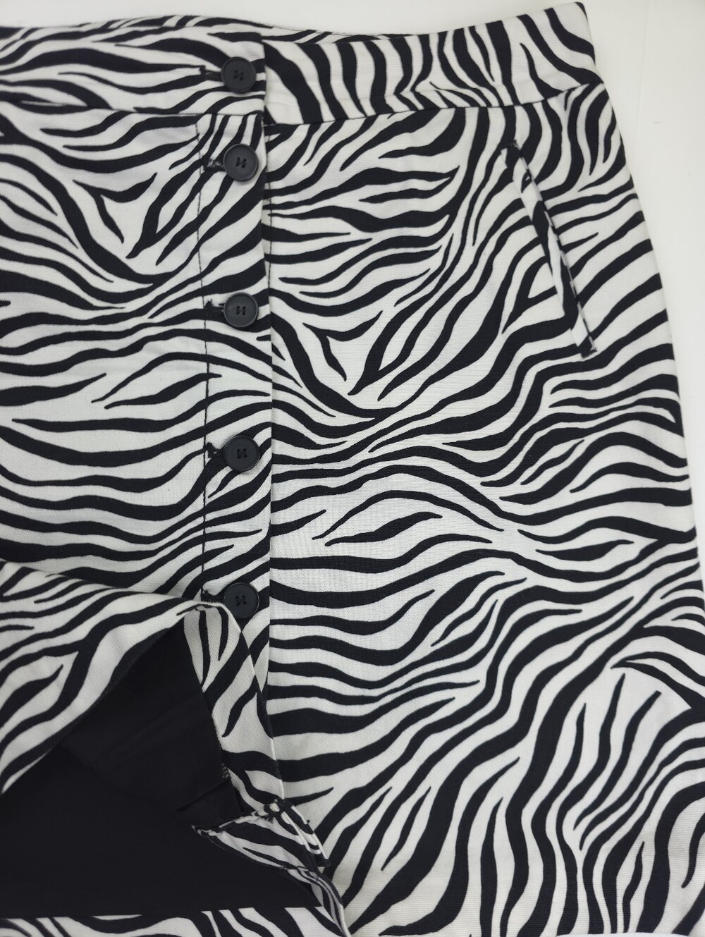 Talbots Zebra Print Button-Front Skirt — Black & White Size 10 - Picture 3 of 9